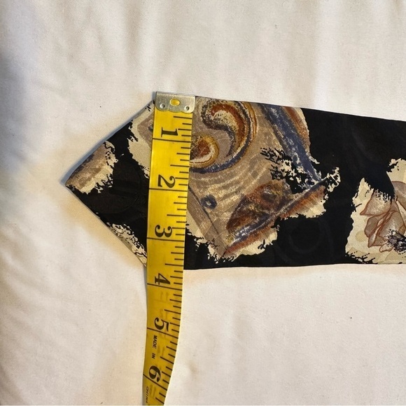 Lord & Taylor Tie 100% Silk Short 54” x 3.5” Handmade Necktie Black and Cream - Picture 8 of 9